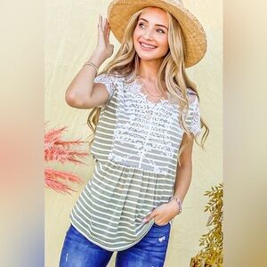 NWT Andthewhy Tunic Top Large Gray Cream Stripes Pleated Lace Details Size Small